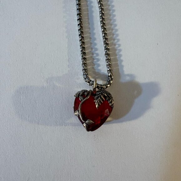 Baldur's Gate 3 Necklace Amulet of Greater Health - Picture 3 of 4